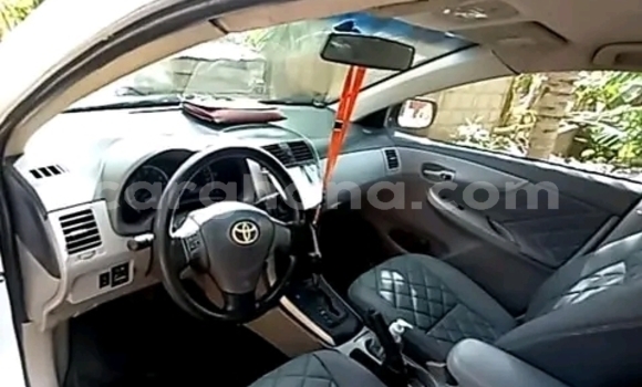 Sayi Na hannu Toyota Yaris White Mota in Accra a Greater Accra Sayi Na hannu Toyota Yaris White Mota in Accra a Greater Accra