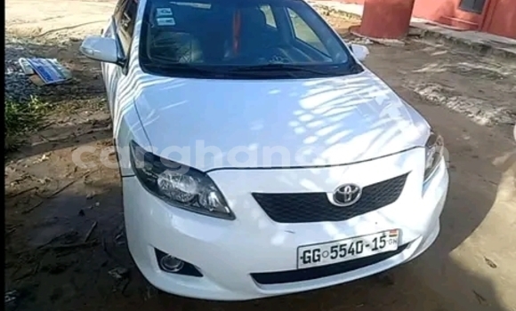 Sayi Na hannu Toyota Yaris White Mota in Accra a Greater Accra Sayi Na hannu Toyota Yaris White Mota in Accra a Greater Accra