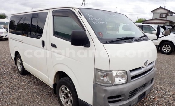 Ra Àlòkù Toyota Hiace funfun Ọkọ̀ in Accra ni Greater Accra Ra Àlòkù Toyota Hiace funfun Ọkọ̀ in Accra ni Greater Accra