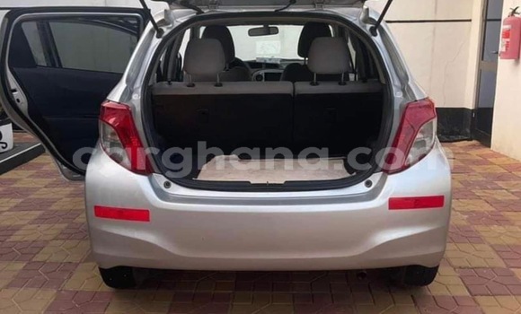 Sayi Na hannu Toyota Vitz Azurfa Mota in Accra a Greater Accra Sayi Na hannu Toyota Vitz Azurfa Mota in Accra a Greater Accra