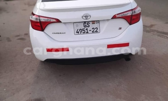 Ra Àlòkù Toyota Corolla funfun Ọkọ̀ in Accra ni Greater Accra Ra Àlòkù Toyota Corolla funfun Ọkọ̀ in Accra ni Greater Accra