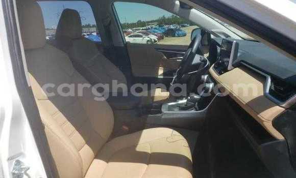 Buy Used Toyota RAV4 White Car in Accra in Greater Accra Buy Used Toyota RAV4 White Car in Accra in Greater Accra