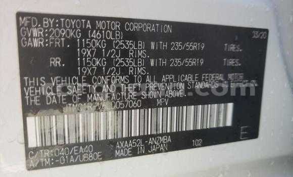 Buy Used Toyota RAV4 White Car in Accra in Greater Accra Buy Used Toyota RAV4 White Car in Accra in Greater Accra