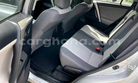 Ra Àlòkù Toyota RAV4 Silver Ọkọ̀ in Aburi ni Oorun Ra Àlòkù Toyota RAV4 Silver Ọkọ̀ in Aburi ni Oorun