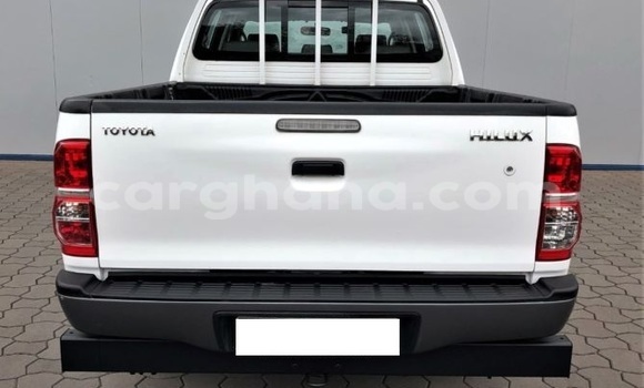 Ra Àlòkù Toyota Hilux funfun Ọkọ̀ in Akim Oda ni Oorun Ra Àlòkù Toyota Hilux funfun Ọkọ̀ in Akim Oda ni Oorun