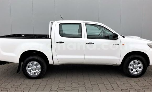Ra Àlòkù Toyota Hilux funfun Ọkọ̀ in Akim Oda ni Oorun Ra Àlòkù Toyota Hilux funfun Ọkọ̀ in Akim Oda ni Oorun