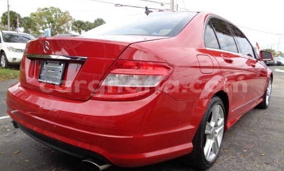Ra Àlòkù Mercedes-Benz C-Classe Red Ọkọ̀ in Accra ni Greater Accra Ra Àlòkù Mercedes-Benz C-Classe Red Ọkọ̀ in Accra ni Greater Accra