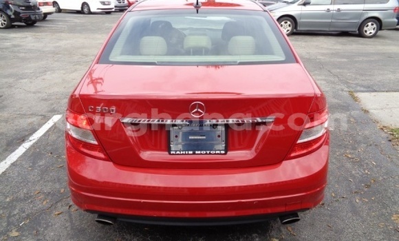 Ra Àlòkù Mercedes-Benz C-Classe Red Ọkọ̀ in Accra ni Greater Accra Ra Àlòkù Mercedes-Benz C-Classe Red Ọkọ̀ in Accra ni Greater Accra