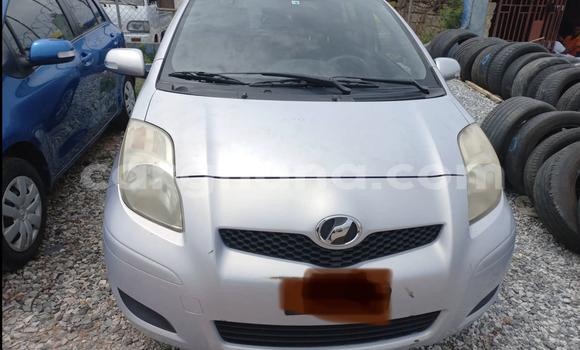 Ra Àlòkù Toyota Vitz Silver Ọkọ̀ in Accra ni Greater Accra Ra Àlòkù Toyota Vitz Silver Ọkọ̀ in Accra ni Greater Accra