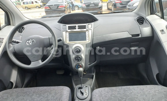 Ra Àlòkù Toyota Vitz Silver Ọkọ̀ in Accra ni Greater Accra Ra Àlòkù Toyota Vitz Silver Ọkọ̀ in Accra ni Greater Accra