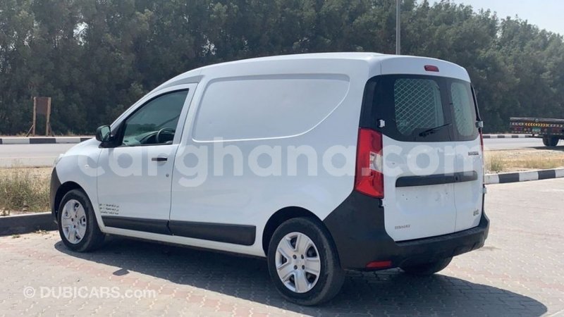 Big with watermark renault 19 ashanti import dubai 44497