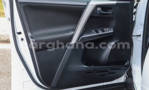 Sayi Imported Toyota RAV4 White Mota in Accra a Greater Accra Sayi Imported Toyota RAV4 White Mota in Accra a Greater Accra