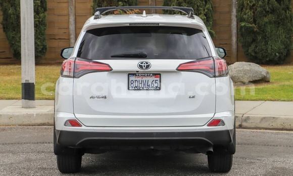 Sayi Imported Toyota RAV4 White Mota in Accra a Greater Accra Sayi Imported Toyota RAV4 White Mota in Accra a Greater Accra