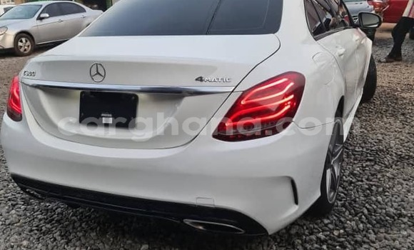 Sayi Na hannu Mercedes‒Benz C–Class White Mota in Accra a Greater Accra Sayi Na hannu Mercedes‒Benz C–Class White Mota in Accra a Greater Accra