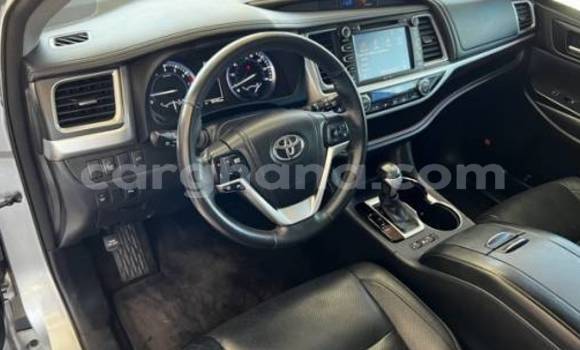 Sayi Imported Toyota Highlander Azurfa Mota in Accra a Greater Accra Sayi Imported Toyota Highlander Azurfa Mota in Accra a Greater Accra