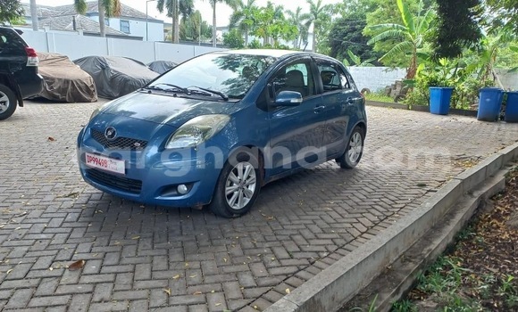 Sayi Na hannu Toyota Vitz Blue Mota in Accra a Greater Accra
