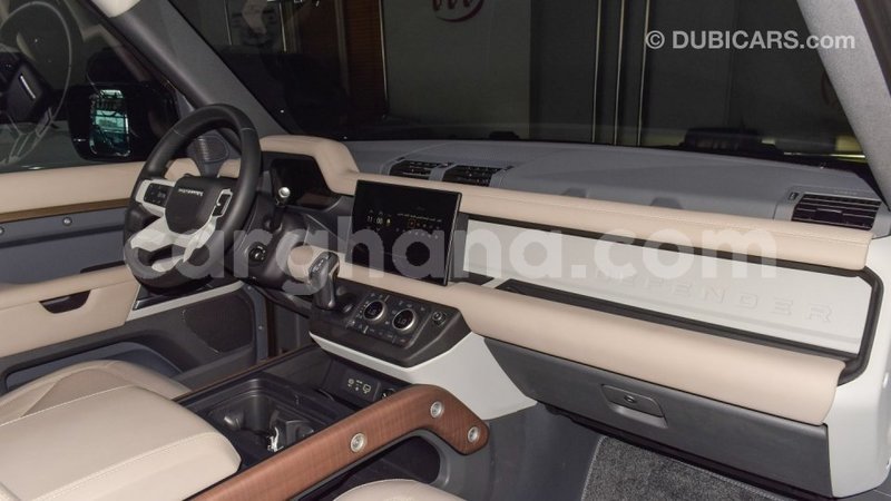 Big with watermark land rover defender ashanti import dubai 44600