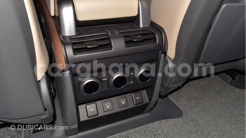 Big with watermark land rover defender ashanti import dubai 44600