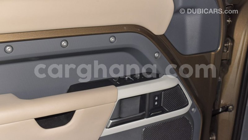 Big with watermark land rover defender ashanti import dubai 44600