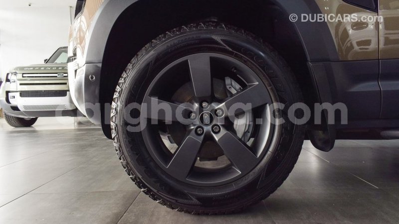 Big with watermark land rover defender ashanti import dubai 44600