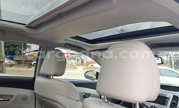 Ra Àlòkù Toyota Venza funfun Ọkọ̀ in Accra ni Greater Accra Ra Àlòkù Toyota Venza funfun Ọkọ̀ in Accra ni Greater Accra