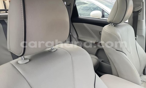 Ra Àlòkù Toyota Venza funfun Ọkọ̀ in Accra ni Greater Accra Ra Àlòkù Toyota Venza funfun Ọkọ̀ in Accra ni Greater Accra