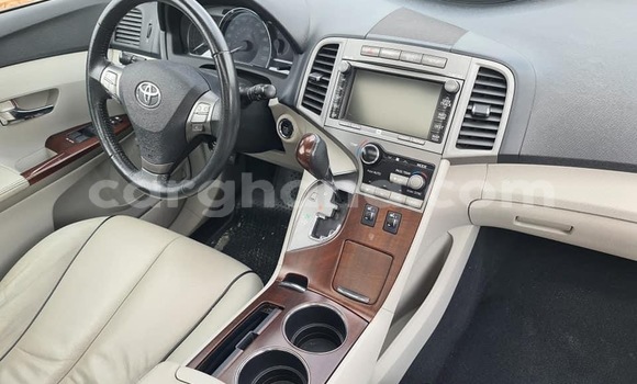 Ra Àlòkù Toyota Venza funfun Ọkọ̀ in Accra ni Greater Accra Ra Àlòkù Toyota Venza funfun Ọkọ̀ in Accra ni Greater Accra