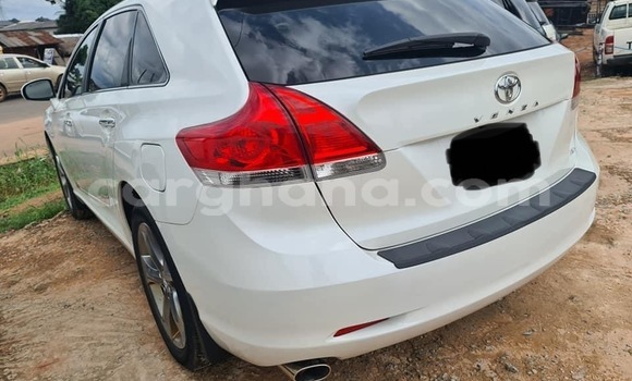 Ra Àlòkù Toyota Venza funfun Ọkọ̀ in Accra ni Greater Accra Ra Àlòkù Toyota Venza funfun Ọkọ̀ in Accra ni Greater Accra