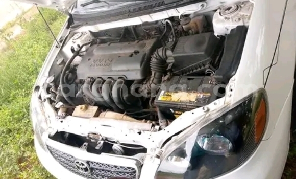 Sayi Na hannu Toyota Corolla White Mota in Accra a Greater Accra Sayi Na hannu Toyota Corolla White Mota in Accra a Greater Accra