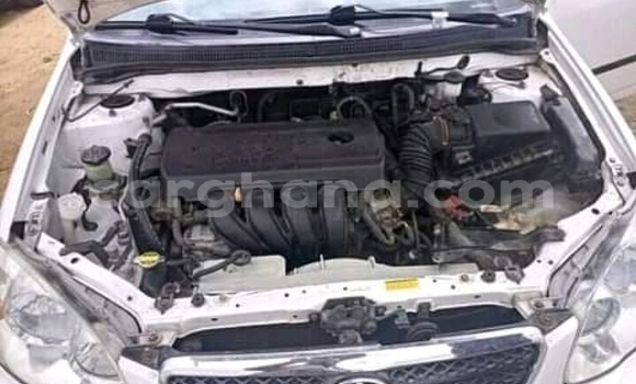Sayi Na hannu Toyota Corolla White Mota in Accra a Greater Accra Sayi Na hannu Toyota Corolla White Mota in Accra a Greater Accra