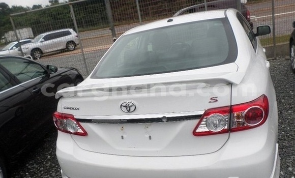 Ra Àlòkù Toyota Corolla funfun Ọkọ̀ in Accra ni Greater Accra Ra Àlòkù Toyota Corolla funfun Ọkọ̀ in Accra ni Greater Accra