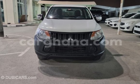 Sayi Imported Mitsubishi L200 White Mota in Import - Dubai a Ashanti Sayi Imported Mitsubishi L200 White Mota in Import - Dubai a Ashanti