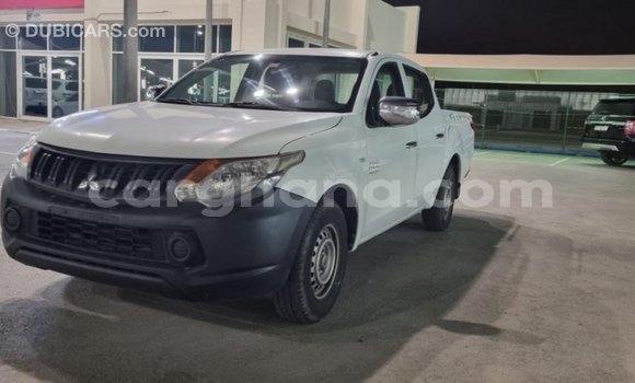 Sayi Imported Mitsubishi L200 White Mota in Import - Dubai a Ashanti Sayi Imported Mitsubishi L200 White Mota in Import - Dubai a Ashanti