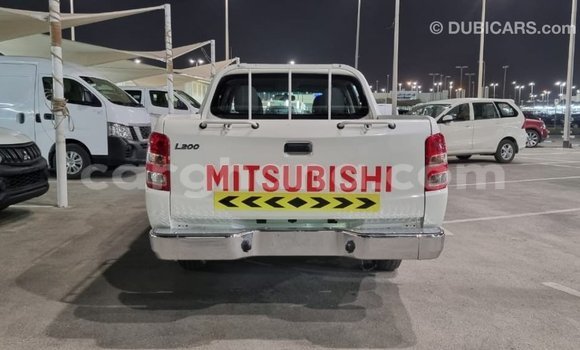 Ra Imported Mitsubishi L200 funfun Ọkọ̀ in Import - Dubai ni Ashanti Ra Imported Mitsubishi L200 funfun Ọkọ̀ in Import - Dubai ni Ashanti