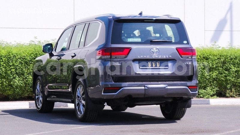 Big with watermark toyota land cruiser ashanti import dubai 44663