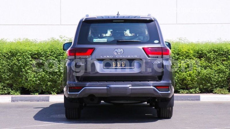 Big with watermark toyota land cruiser ashanti import dubai 44663