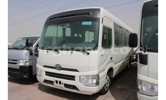 Sayi Imported Toyota Coaster White Mota in Import - Dubai a Ashanti