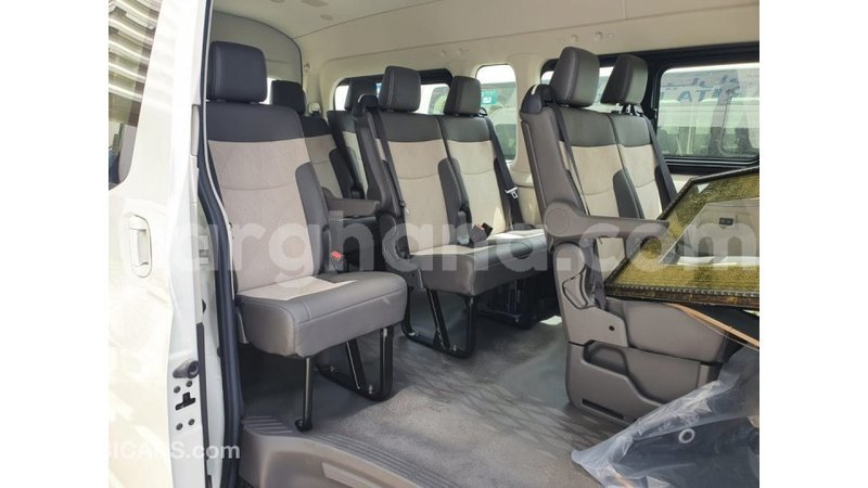 Big with watermark toyota hiace ashanti import dubai 44667