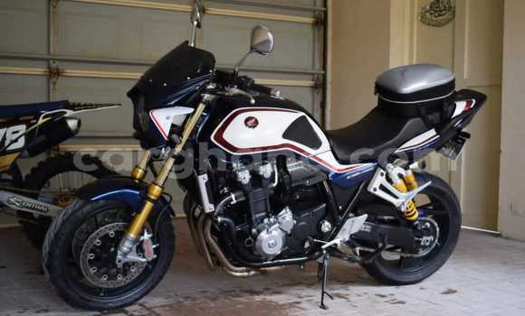 Buy Used Honda CB White Bike in Accra in Greater Accra