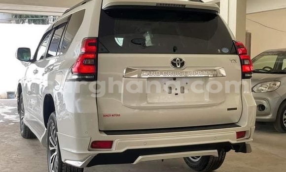 Sayi Na hannu Toyota Land Cruiser Prado White Mota in Accra a Greater Accra Sayi Na hannu Toyota Land Cruiser Prado White Mota in Accra a Greater Accra