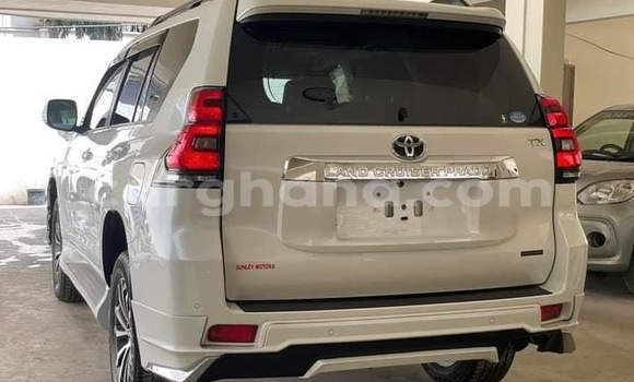 Sayi Na hannu Toyota Land Cruiser Prado White Mota in Accra a Greater Accra Sayi Na hannu Toyota Land Cruiser Prado White Mota in Accra a Greater Accra