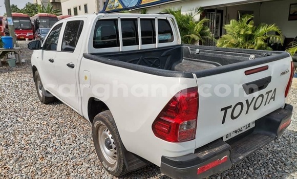 Buy Used Toyota Hilux White Car in Accra in Greater Accra Buy Used Toyota Hilux White Car in Accra in Greater Accra