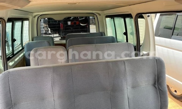 Sayi Na hannu Toyota Hiace White Mota in Accra a Greater Accra Sayi Na hannu Toyota Hiace White Mota in Accra a Greater Accra