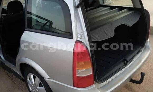 Ra Àlòkù Opel Astra Silver Ọkọ̀ in Accra ni Greater Accra Ra Àlòkù Opel Astra Silver Ọkọ̀ in Accra ni Greater Accra