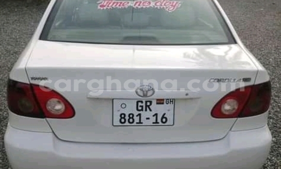 Ra Àlòkù Toyota Corolla funfun Ọkọ̀ in Accra ni Greater Accra