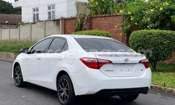 Buy Used Toyota Corolla White Car in Accra in Greater Accra Buy Used Toyota Corolla White Car in Accra in Greater Accra