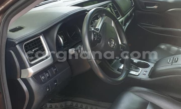 Sayi Na hannu Toyota Highlander Brown Mota in Accra a Greater Accra Sayi Na hannu Toyota Highlander Brown Mota in Accra a Greater Accra