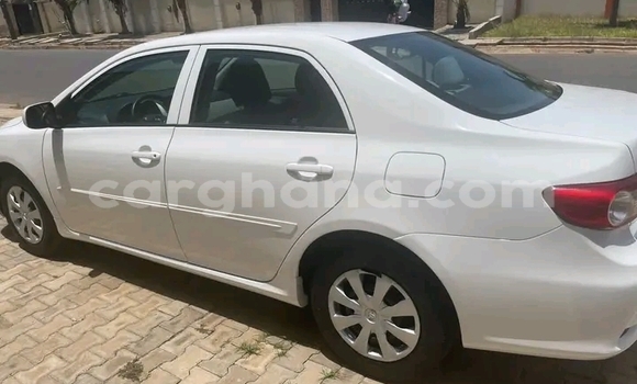 Sayi Na hannu Toyota Corolla White Mota in Accra a Greater Accra Sayi Na hannu Toyota Corolla White Mota in Accra a Greater Accra