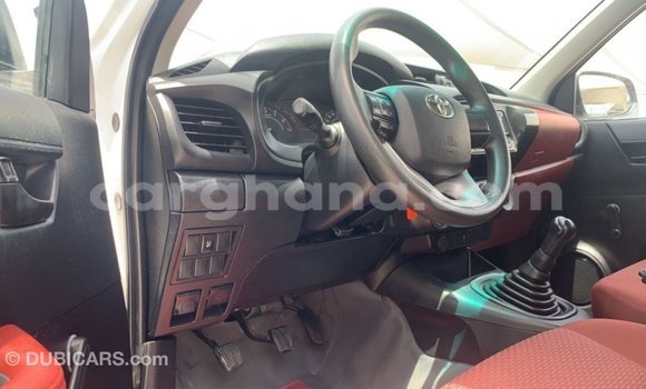 Ra Imported Toyota Hilux funfun Ọkọ̀ in Import - Dubai ni Ashanti Ra Imported Toyota Hilux funfun Ọkọ̀ in Import - Dubai ni Ashanti