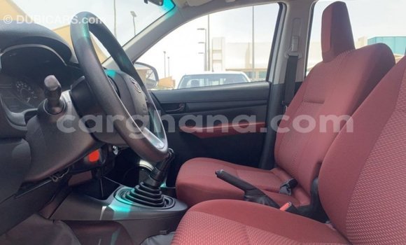 Ra Imported Toyota Hilux funfun Ọkọ̀ in Import - Dubai ni Ashanti Ra Imported Toyota Hilux funfun Ọkọ̀ in Import - Dubai ni Ashanti